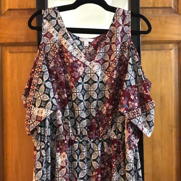 Boutique Dresses & Skirts - v-neck cold shoulder maxi dress.